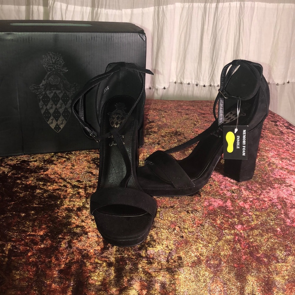 7.5 Black Chunk Platform Heels